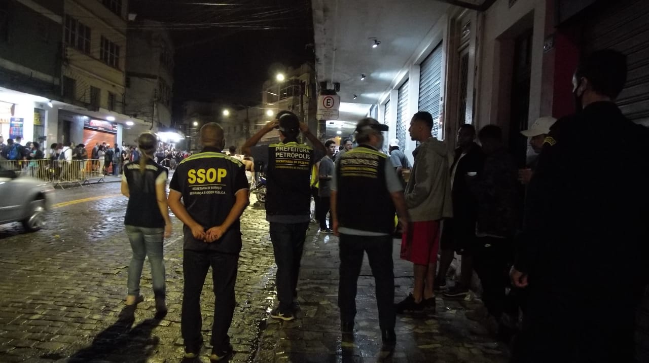 Operação Choque de ordem aconteceu na noite desta sexta-feira, (18). (Foto: Divulgação/PMP)
