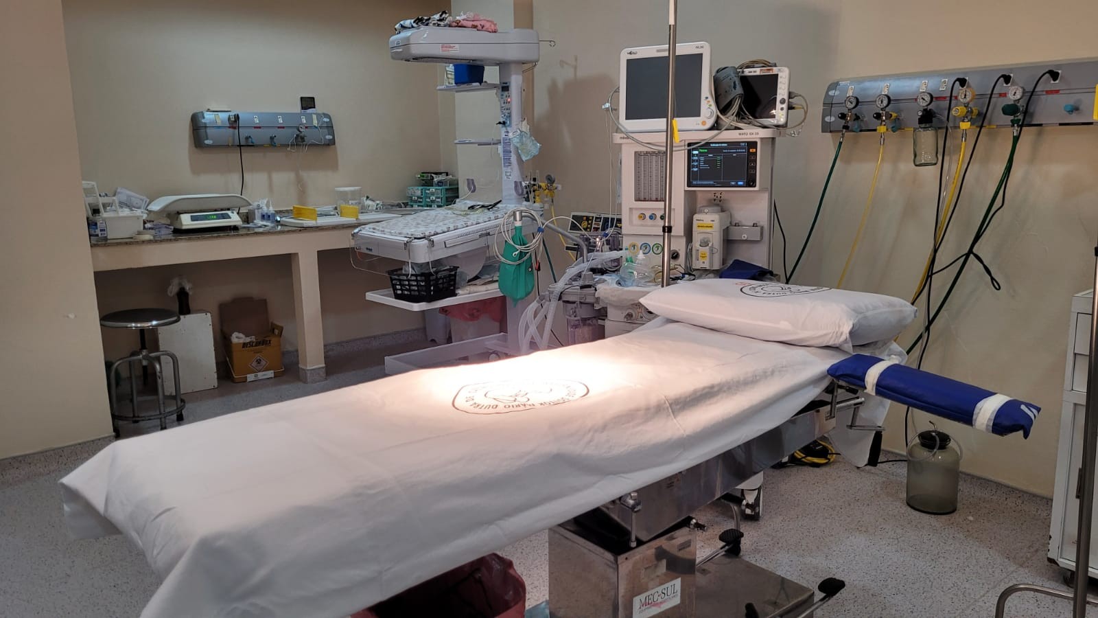 Hospital Maternidade de Nova Friburgo, RJ, recebe nova sala cirúrgica. (Foto: Divulgação/Secom)