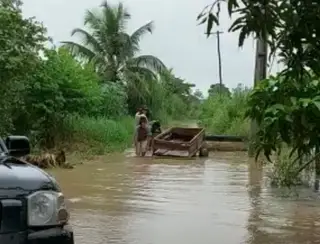 Chuva causa transtornos em Cachoeiras de Macacu, RJ.