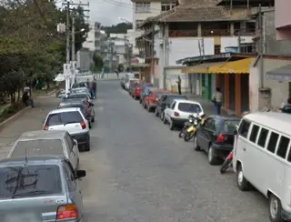 Ruas do Centro de Nova Friburgo, RJ, serão interditadas para obras na rede de esgoto.