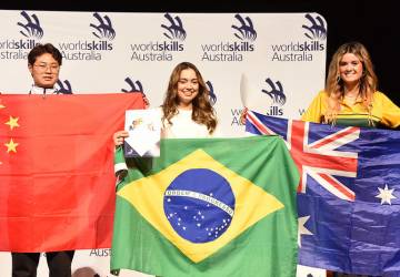 Bruna Pimentel, de 21 anos, conquistou a medalha de ouro na categoria Cabeleireiro. (Foto: Divulgação/Senac-RJ)