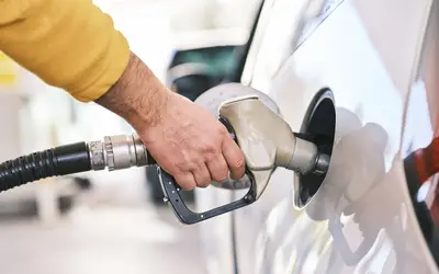 Gasolina aumenta pela quarta semana seguida e alcança recorde nos valores.