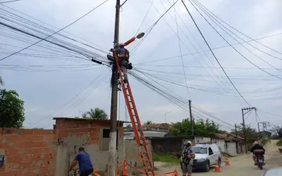 Operação Energia Legal da Enel identifica 367 furtos de energia em Araruama, RJ.